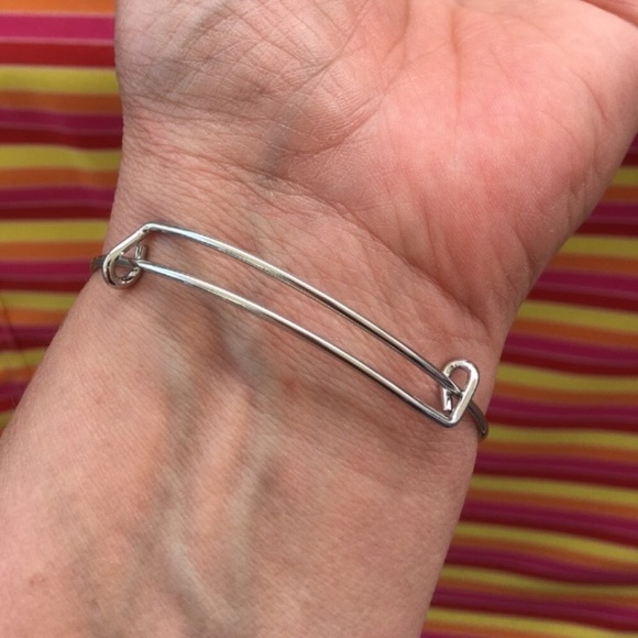 1 LEFT! 🏖 NEW BEACH GIRL SILVER-TONE BRACELET - Picture 5 of 6